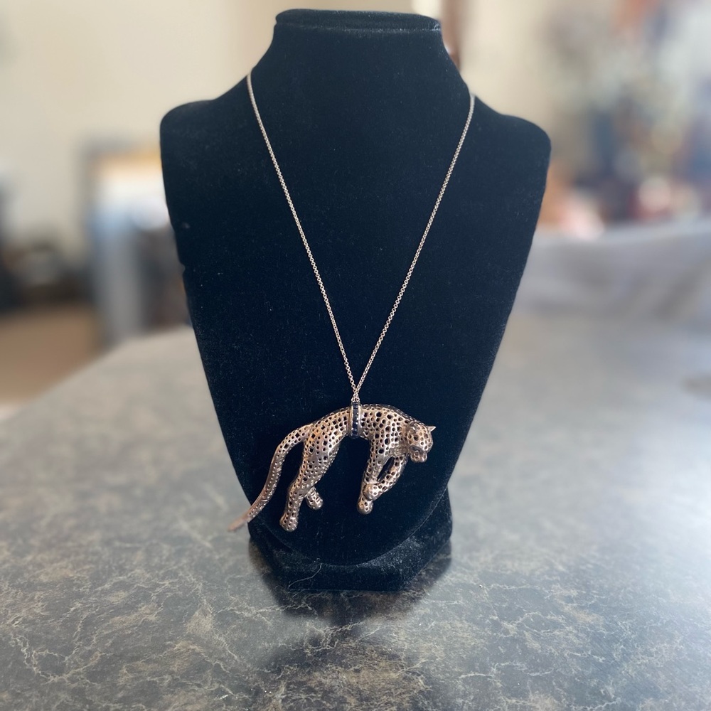 Estate 0.40ct Sapphire
Sterling Silver Leopard
Pendant Necklace 24.7
Grams